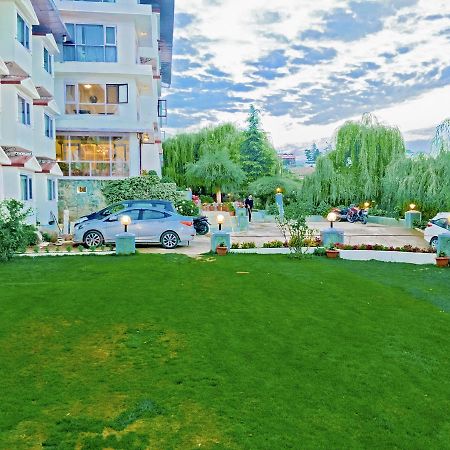 Royal Jardin Whistling Pines Resort Šimla Exteriér fotografie