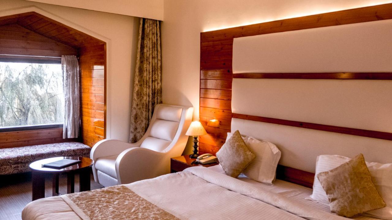 Royal Jardin Whistling Pines Resort Šimla Exteriér fotografie