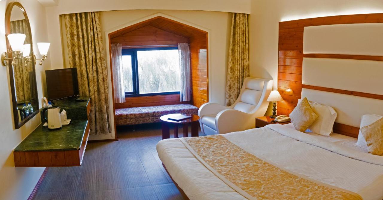 Royal Jardin Whistling Pines Resort Šimla Exteriér fotografie